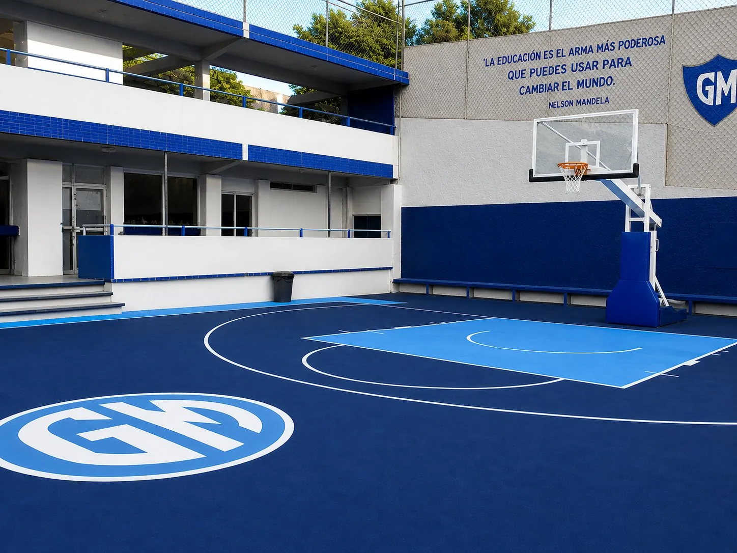 Cancha de basquetbol pintada por PLAYKO en Polanco CDMX