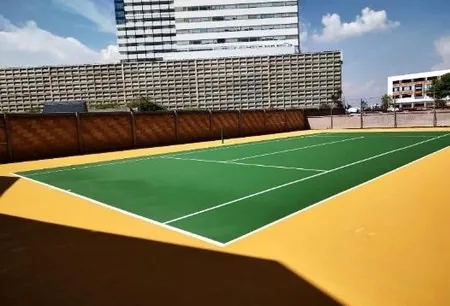 Cancha con combinación de colores pintada por PLAYKO