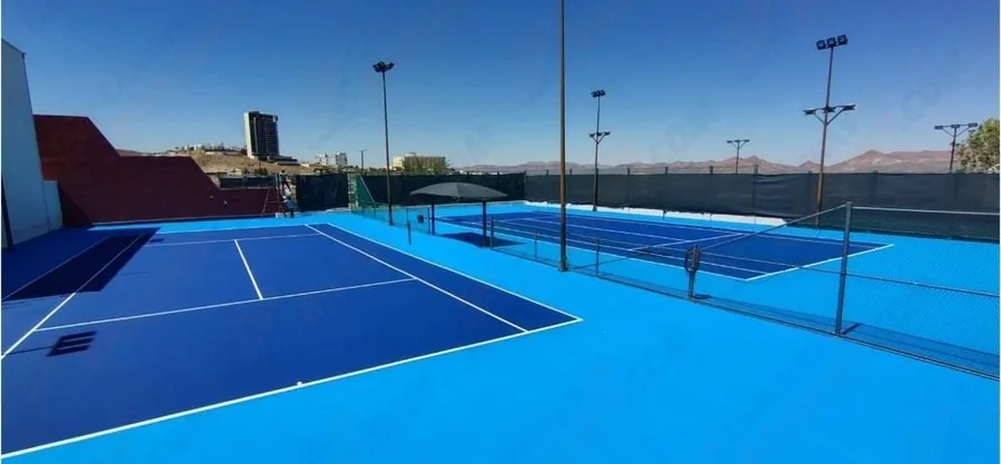 Canchas de tenis del Club de Golf San Francisco, Chihuahua, pintadas por PLAYKO